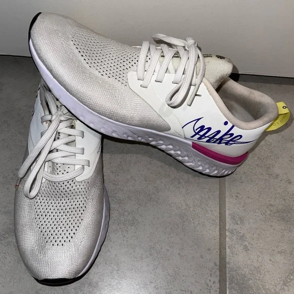 Nike React Sneakers 💖 - Picture 1 of 6